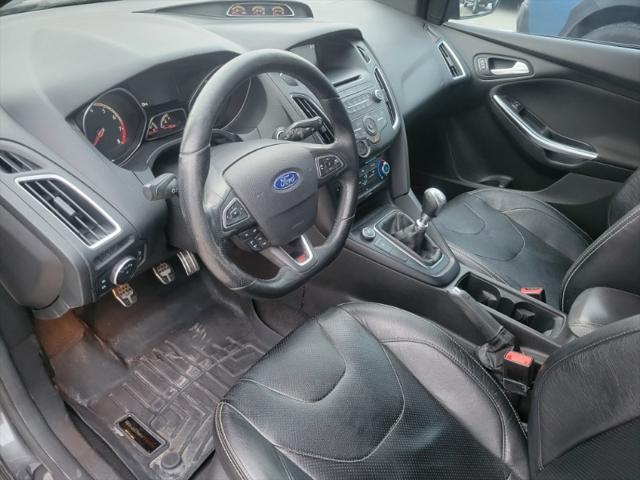 Photo of 2016 Gray Ford Focus ST
