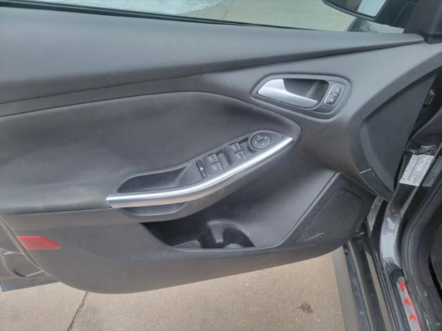 Photo of 2016 Gray Ford Focus ST