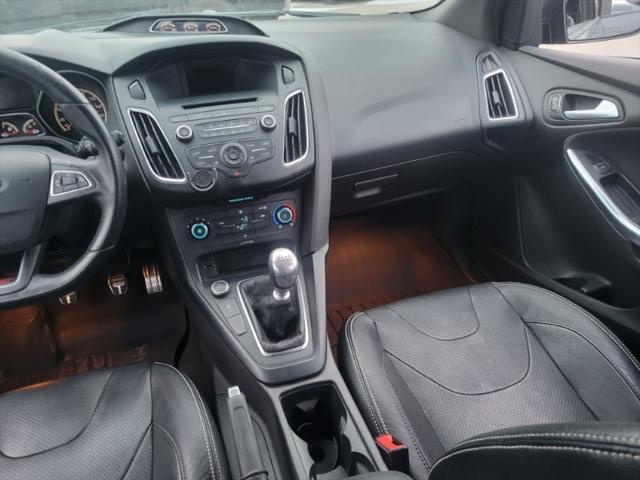 Photo of 2016 Gray Ford Focus ST