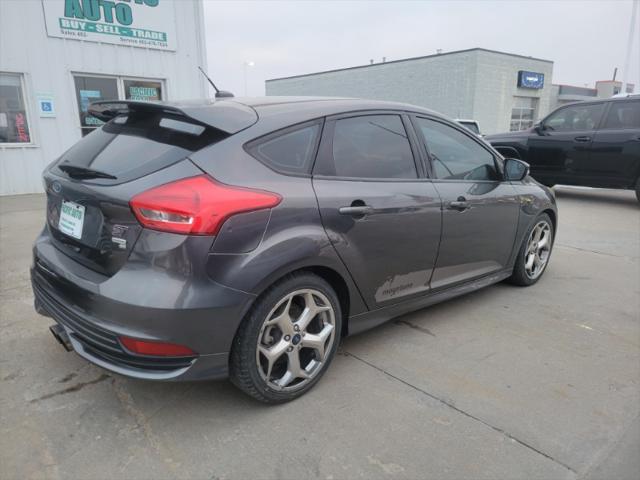 Photo of 2016 Gray Ford Focus ST