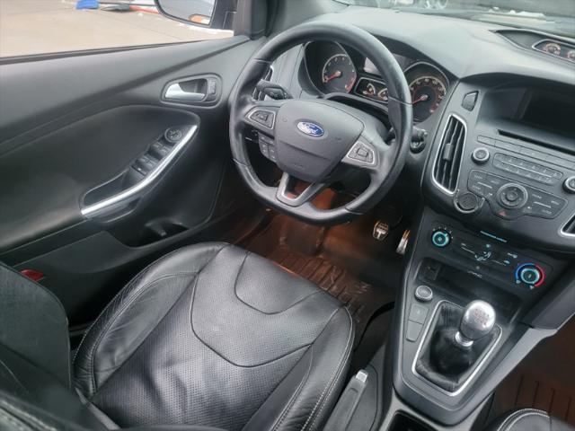 Photo of 2016 Gray Ford Focus ST