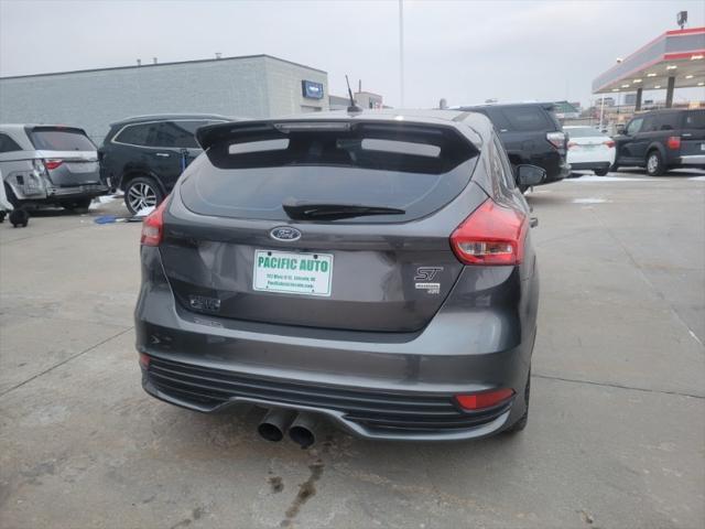 Photo of 2016 Gray Ford Focus ST