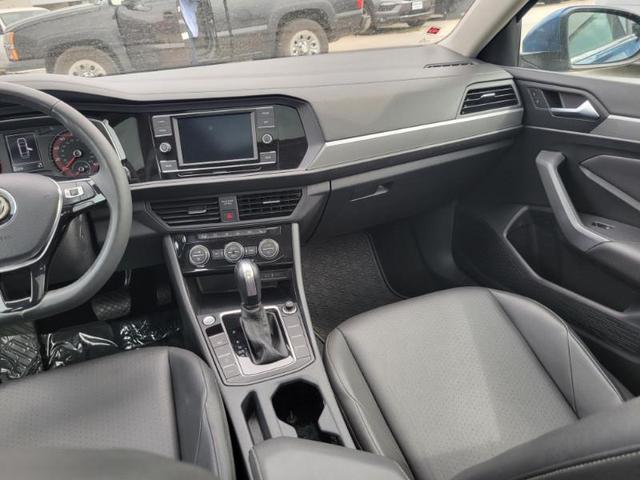 Photo of 2020 Blue Volkswagen Jetta