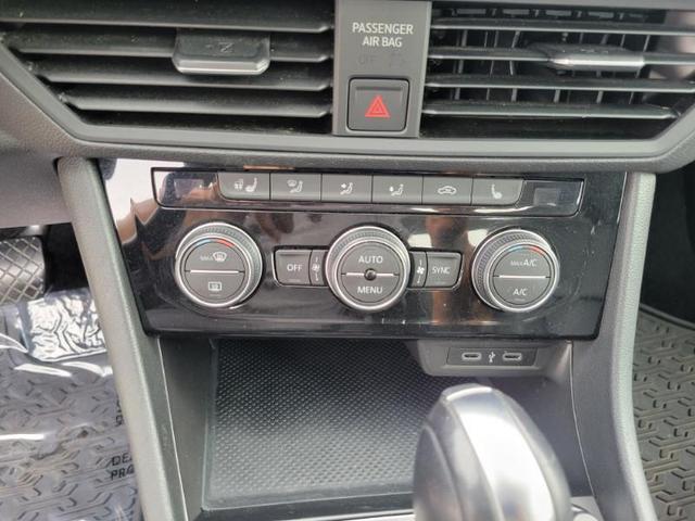 Photo of 2020 Blue Volkswagen Jetta