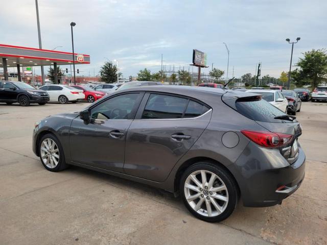 Photo of 2017 Gray Mazda Mazda3
