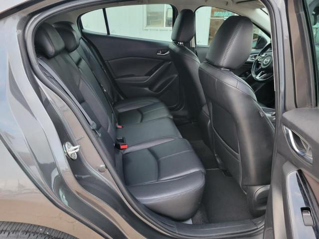 Photo of 2017 Gray Mazda Mazda3