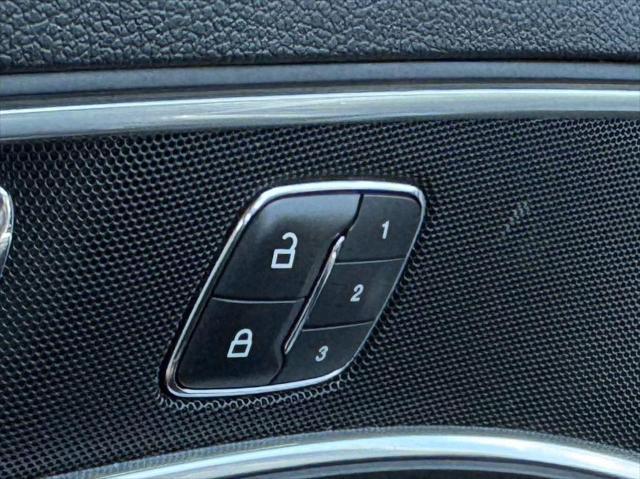 Photo of 2018 Shadow Black Ford Explorer