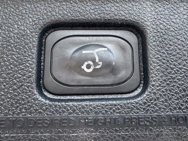 Photo of 2018 Shadow Black Ford Explorer