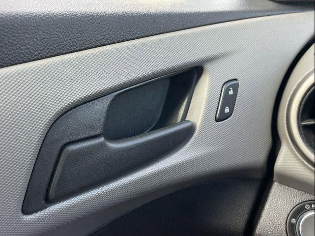 Photo of 2016 Summit White Chevrolet Sonic