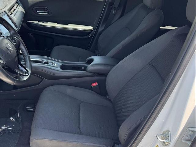 Photo of 2021 Platinum White Pearl Honda HR-V