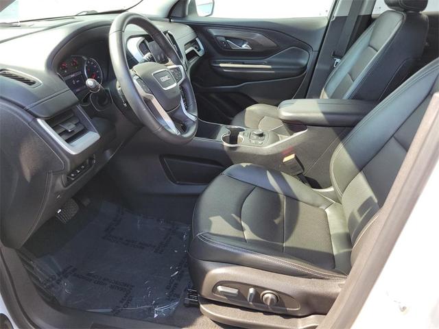 Photo of 2022 Summit White GMC Terrain