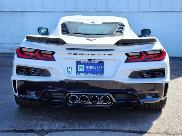 Photo of 2023 White Pearl Metallic Tricoat Chevrolet Corvette