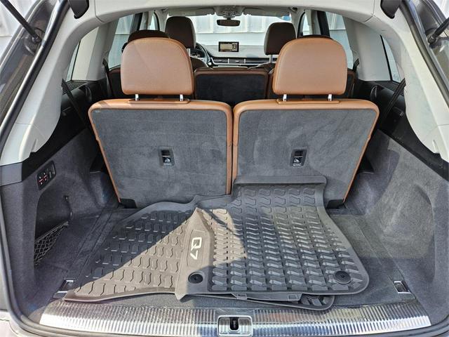 Photo of 2018 Gray Audi Q7