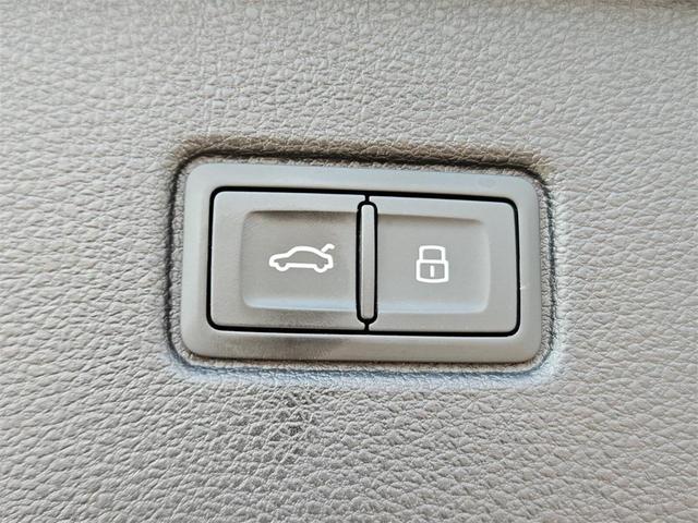 Photo of 2018 Gray Audi Q7