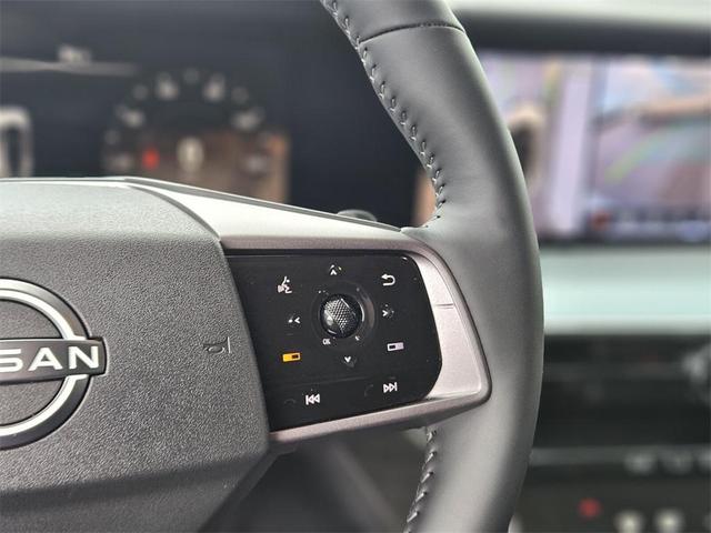 Photo of 2025 Everest White Pearl Tricoat Nissan Murano