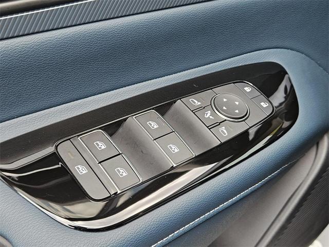 Photo of 2025 Everest White Pearl Tricoat Nissan Murano