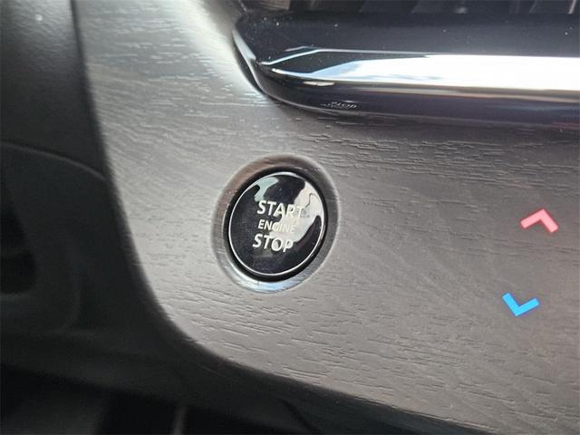Photo of 2025 Everest White Pearl Tricoat Nissan Murano