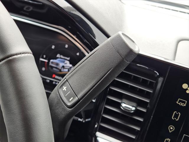 Photo of 2024 Summit White GMC Sierra 1500