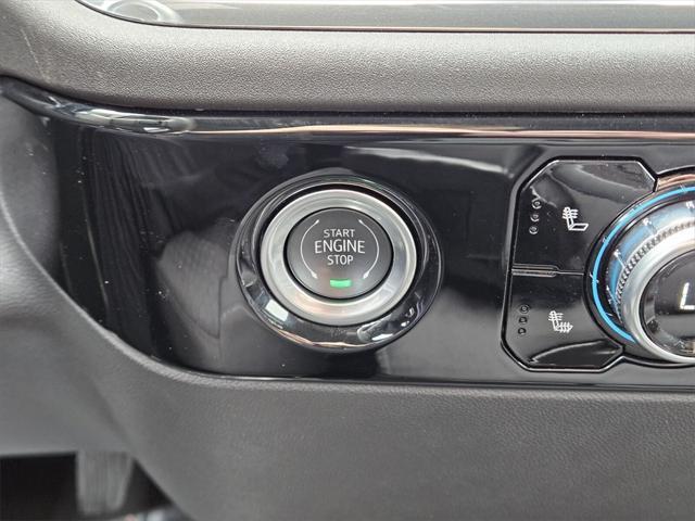 Photo of 2024 Summit White GMC Sierra 1500