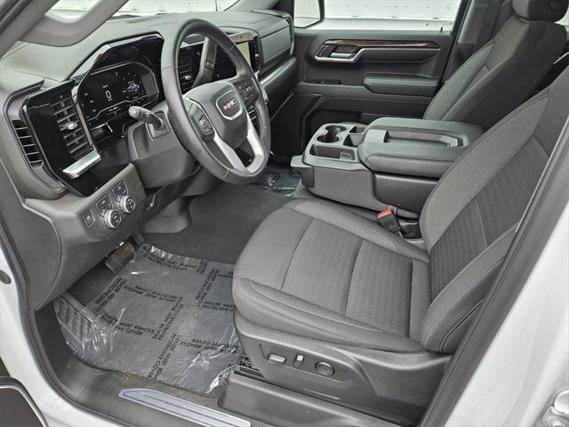 Photo of 2024 Summit White GMC Sierra 1500