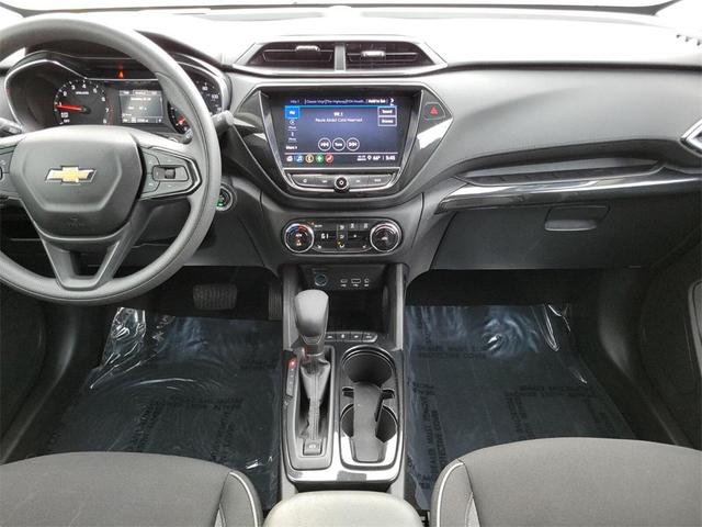 Photo of 2023 Summit White Chevrolet Trailblazer