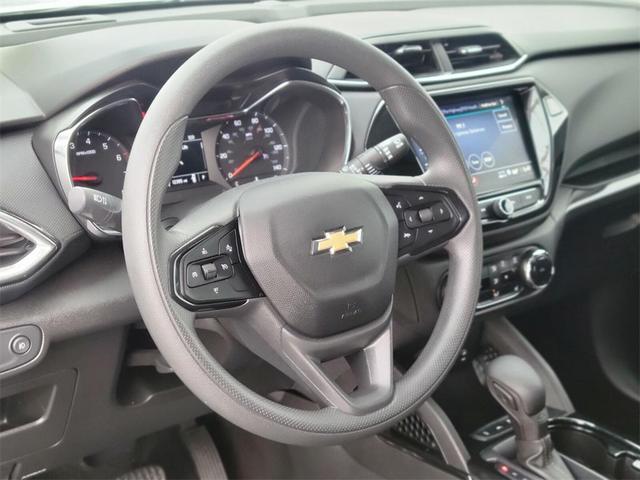Photo of 2023 Summit White Chevrolet Trailblazer
