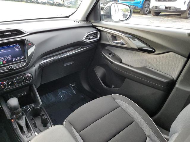 Photo of 2023 Summit White Chevrolet Trailblazer