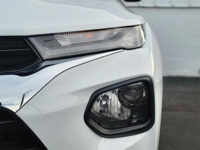 Photo of 2023 Summit White Chevrolet Trailblazer