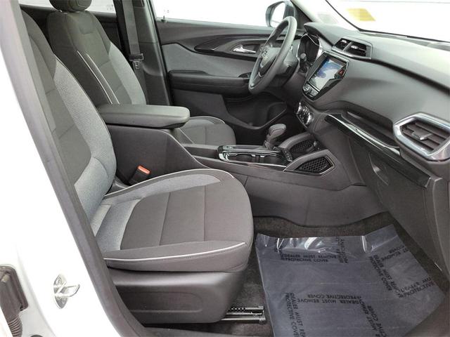 Photo of 2023 Summit White Chevrolet Trailblazer