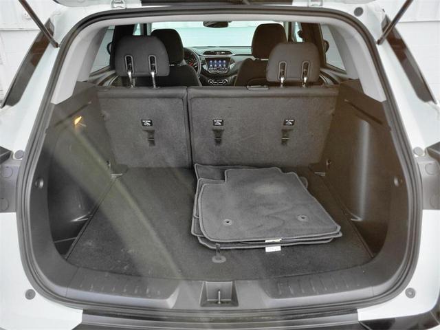 Photo of 2023 Summit White Chevrolet Trailblazer