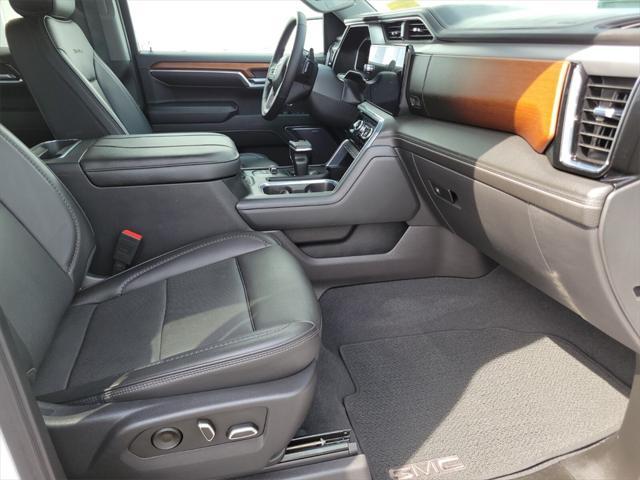 Photo of 2023 White Frost Tricoat GMC Sierra 1500