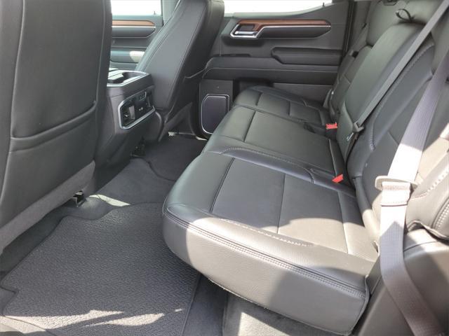 Photo of 2023 White Frost Tricoat GMC Sierra 1500