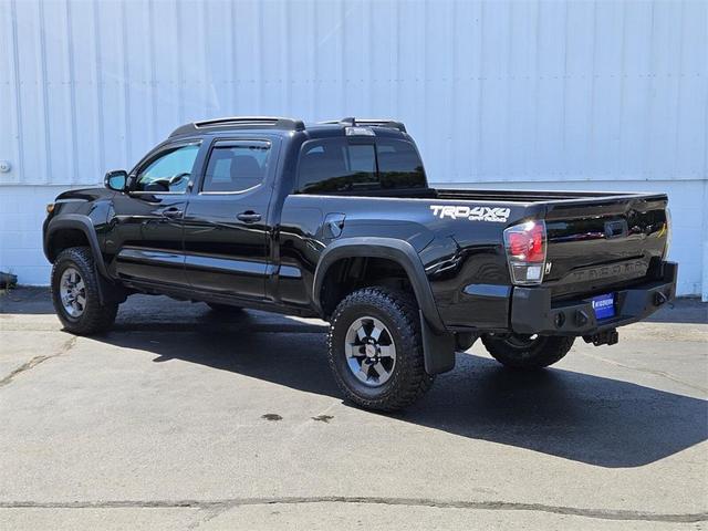 Photo of 2022 Midnight Black Metallic Toyota Tacoma