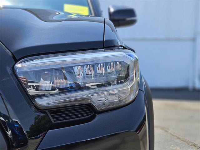 Photo of 2022 Midnight Black Metallic Toyota Tacoma
