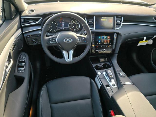 Photo of 2025 Radiant White INFINITI QX50
