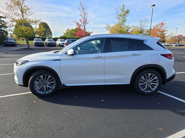 Photo of 2025 Radiant White INFINITI QX50