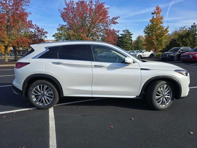 Photo of 2025 Radiant White INFINITI QX50