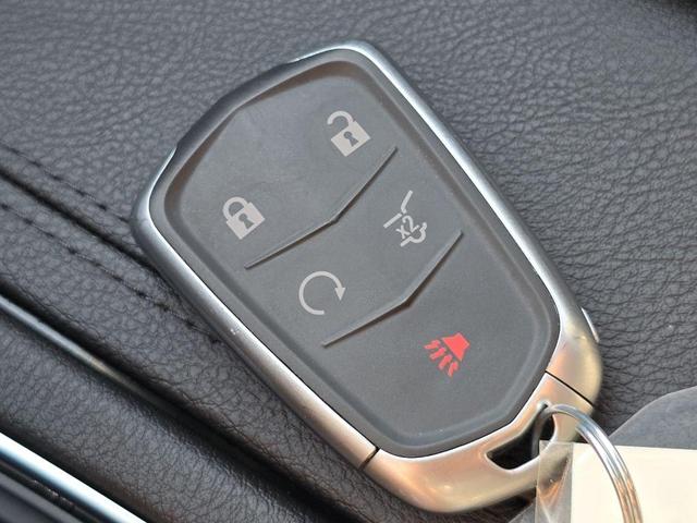 Photo of 2025 Argent Silver Metallic Cadillac XT5