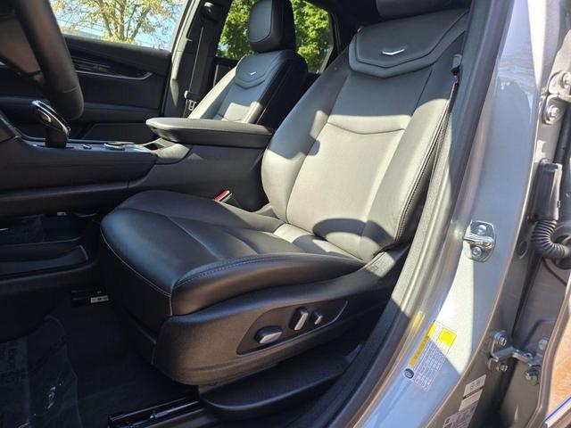 Photo of 2025 Argent Silver Metallic Cadillac XT5