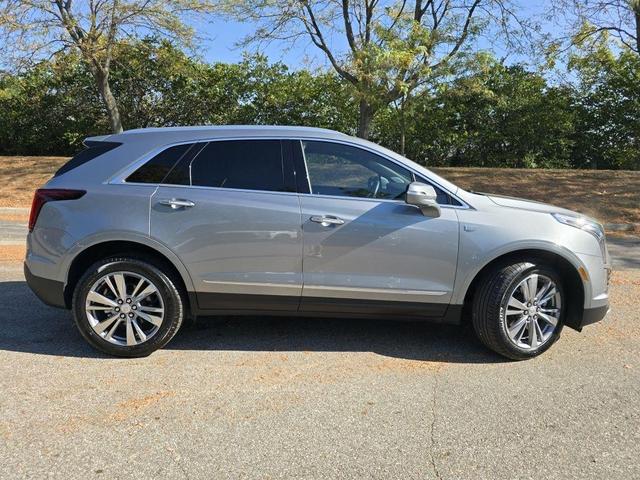 Photo of 2025 Argent Silver Metallic Cadillac XT5