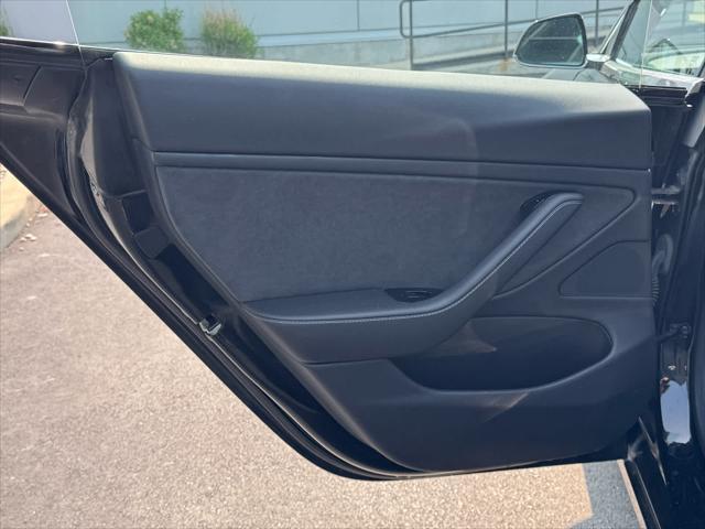 Photo of 2018 BLACK Tesla Model 3