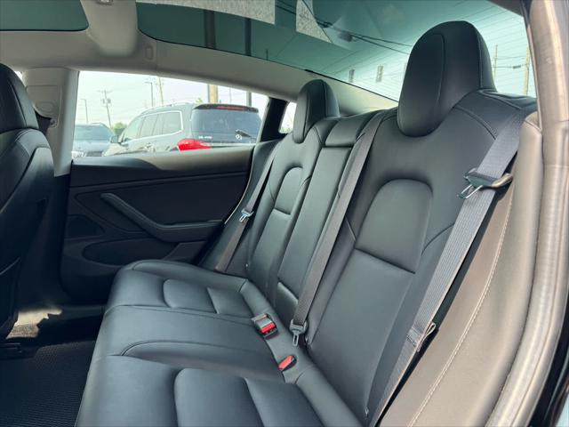 Photo of 2018 BLACK Tesla Model 3
