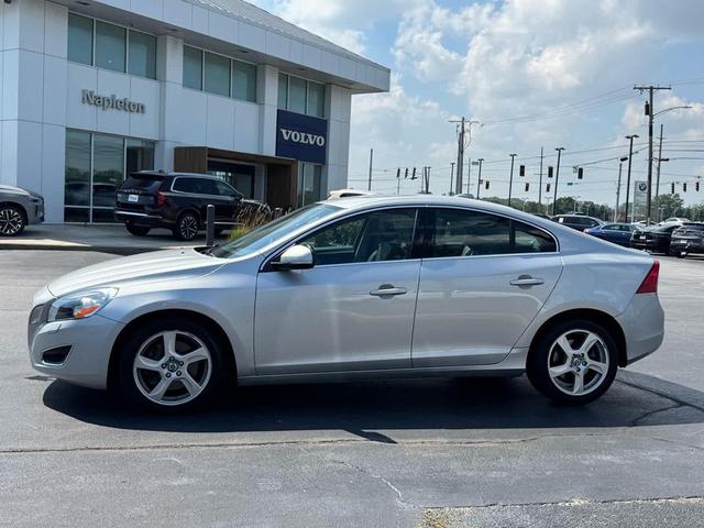 Photo of 2012 Silver Metallic Volvo S60