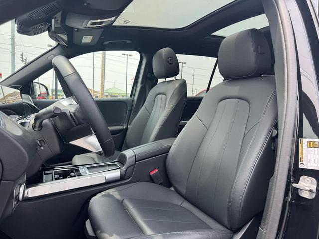 Photo of 2024 Cosmos Black Metallic Mercedes-Benz GLB 250