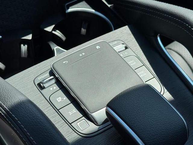 Photo of 2026 OBSIDIAN BLACK Mercedes-Benz GLE 350