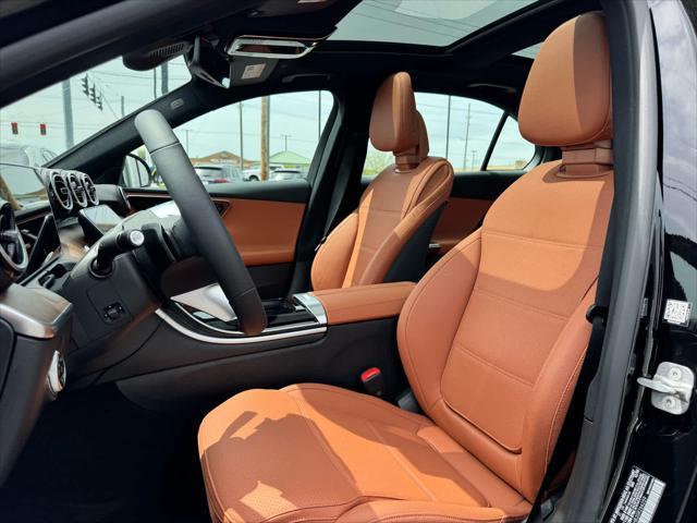 Photo of 2025 BLACK Mercedes-Benz C-Class