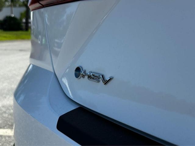 Photo of 2025 Ice Cap Toyota Camry