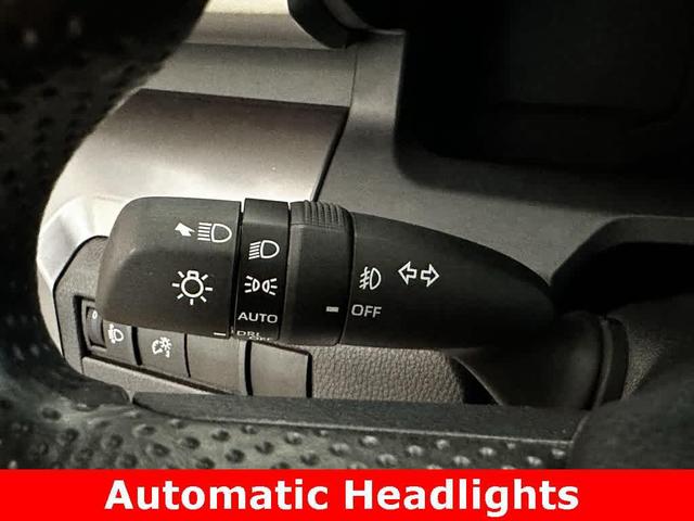 Photo of 2025 Ice Cap Toyota Tacoma