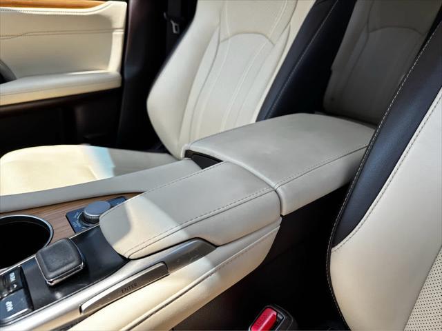 Photo of 2019 Satin Cashmere Metallic Lexus RX 350