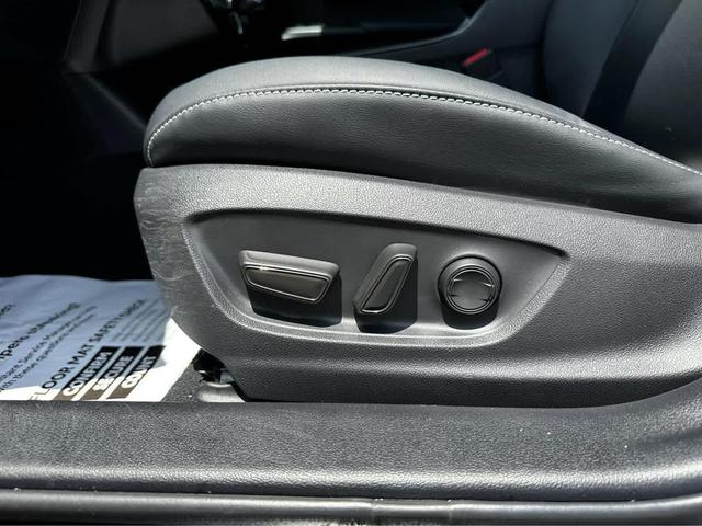 Photo of 2021 Midnight Black Metallic Toyota Prius Prime